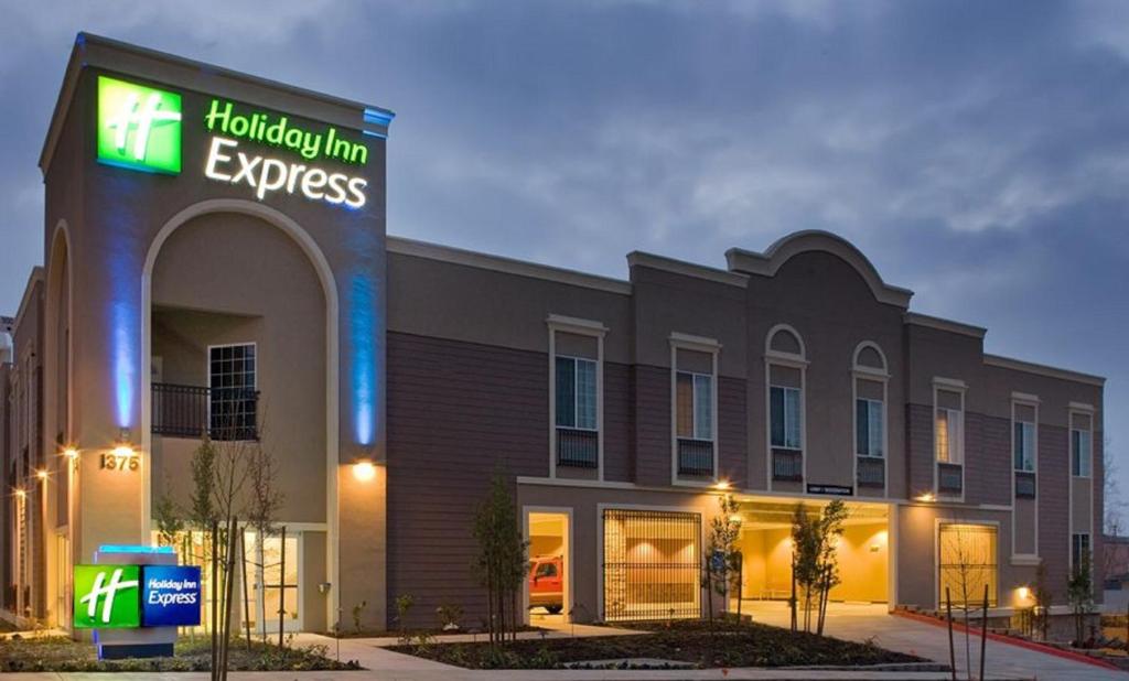 Holiday Inn Express Hotel